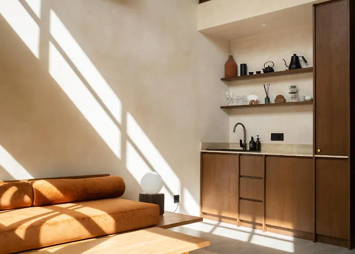 Calista Satu Tasteful 1 Bedroom Tucked In Peaceful Hills Of